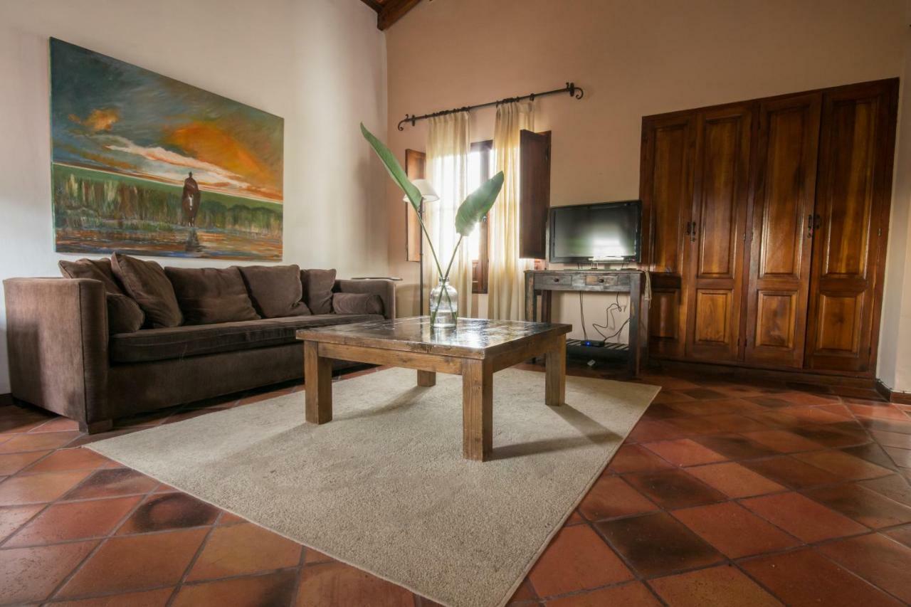 Hotel Torrontes Сан-Лоренсо Экстерьер фото